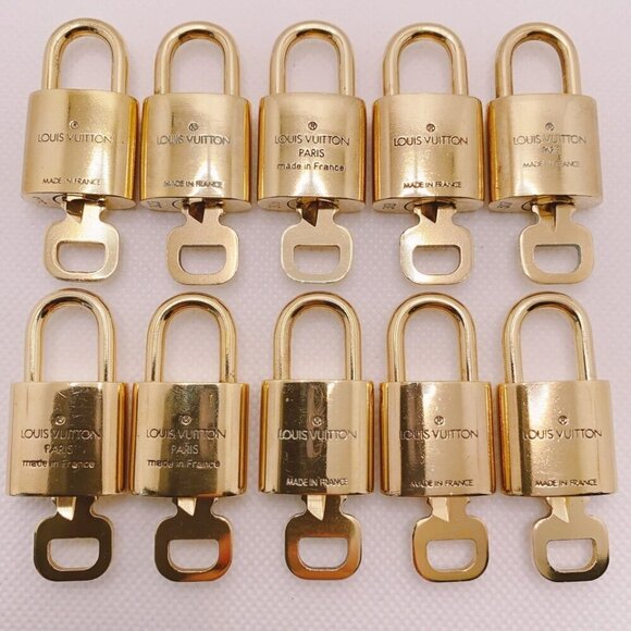 Authentic Louis Vuitton Shiny Gold 1 Lock and 1 Key Excellent Condition 121425 - Picture 2 of 9